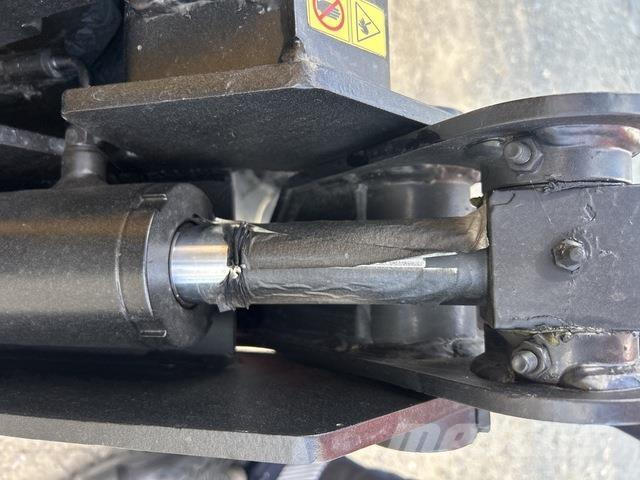 CAT 216B3 Ładowarki burtowe