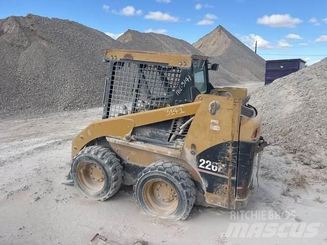 CAT 226B Ładowarki burtowe