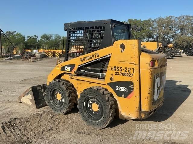 CAT 226B3 Ładowarki burtowe