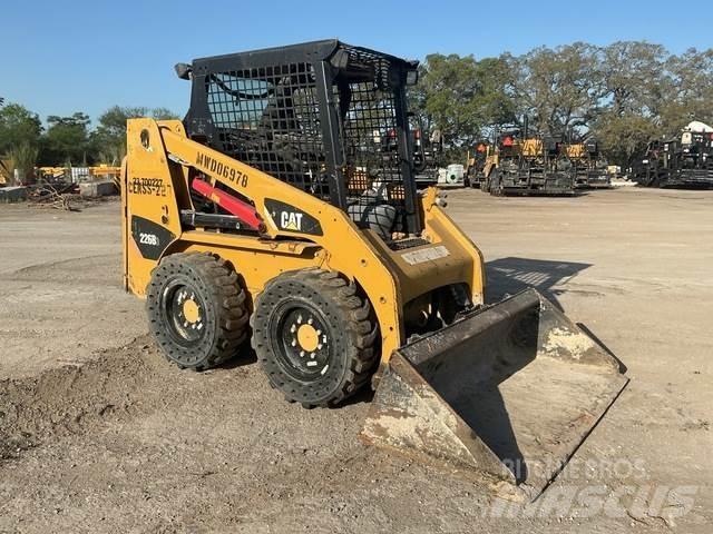 CAT 226B3 Ładowarki burtowe