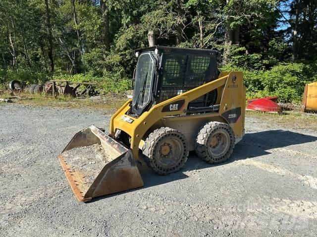 CAT 226B3 Ładowarki burtowe