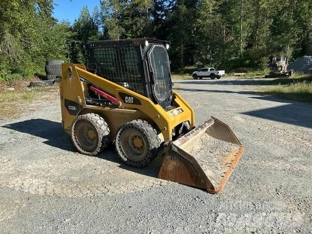 CAT 226B3 Ładowarki burtowe