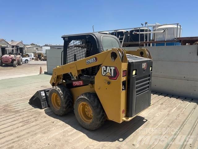 CAT 226D3 Ładowarki burtowe