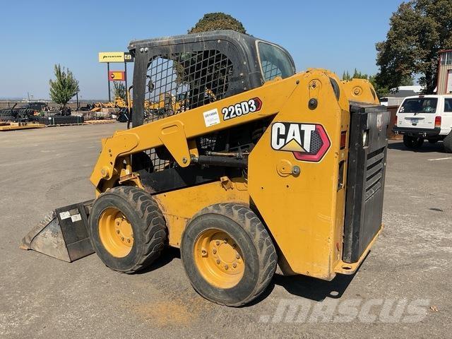 CAT 226D3 Ładowarki burtowe