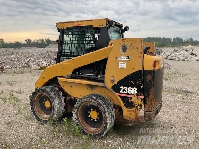 CAT 236B Ładowarki burtowe