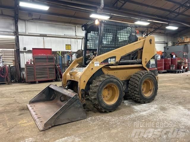 CAT 236B Ładowarki burtowe