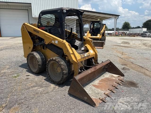 CAT 236D Ładowarki burtowe