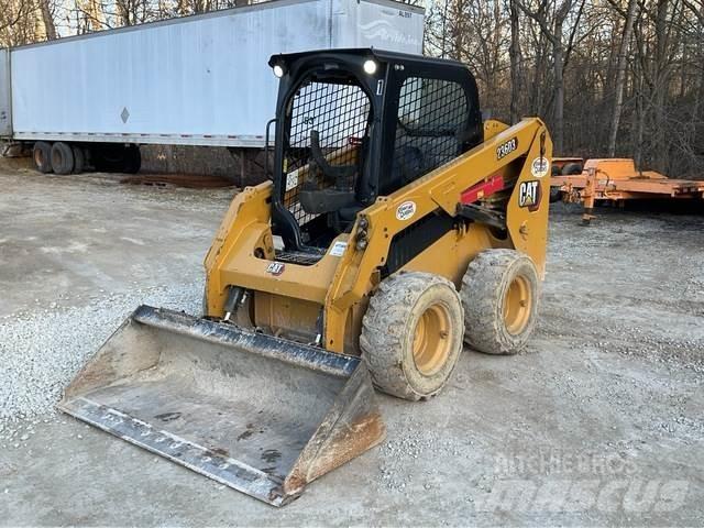 CAT 236D3 Ładowarki burtowe