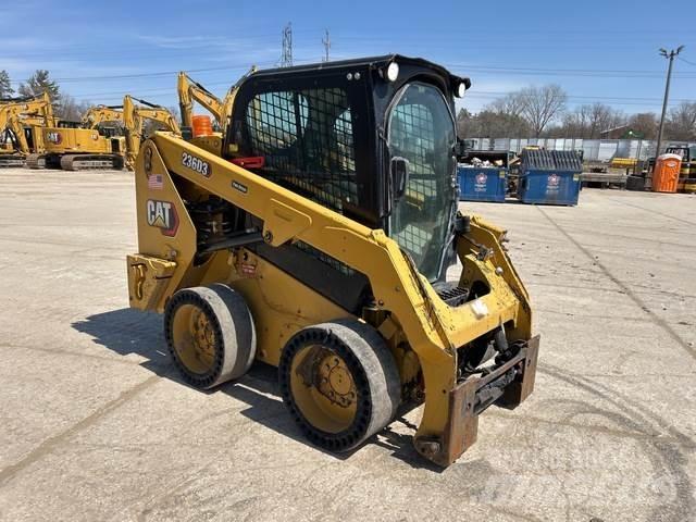 CAT 236D3 Ładowarki burtowe