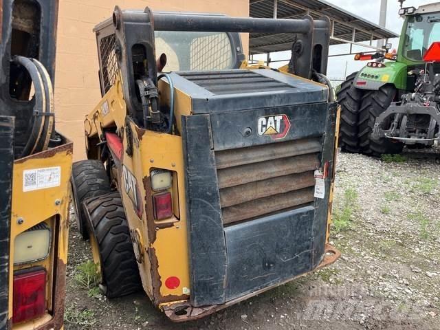 CAT 242D3 Ładowarki burtowe