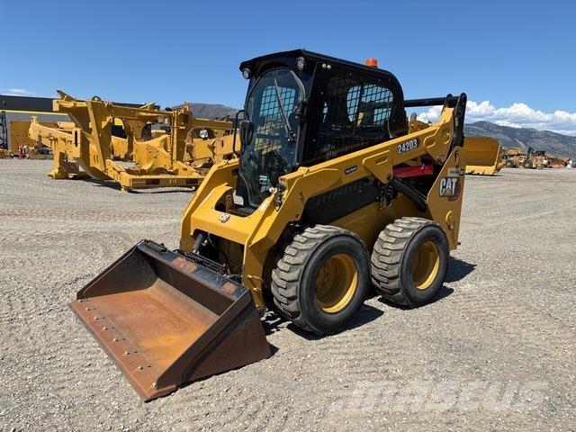 CAT 242D3 Ładowarki burtowe