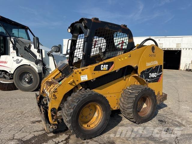 CAT 246C Ładowarki burtowe