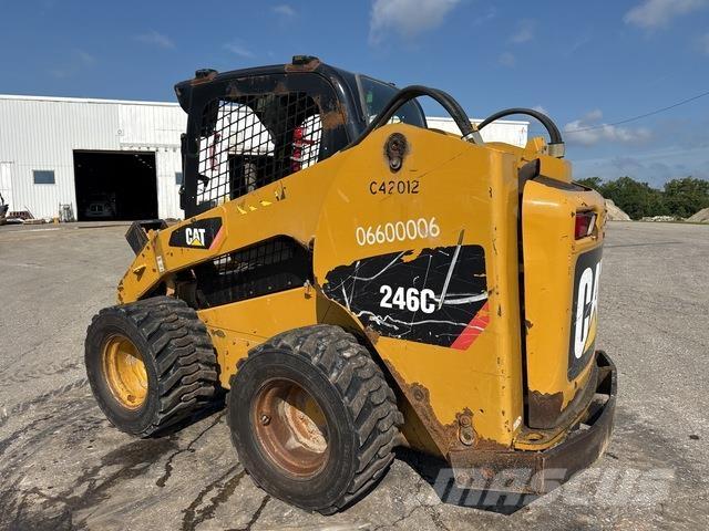 CAT 246C Ładowarki burtowe