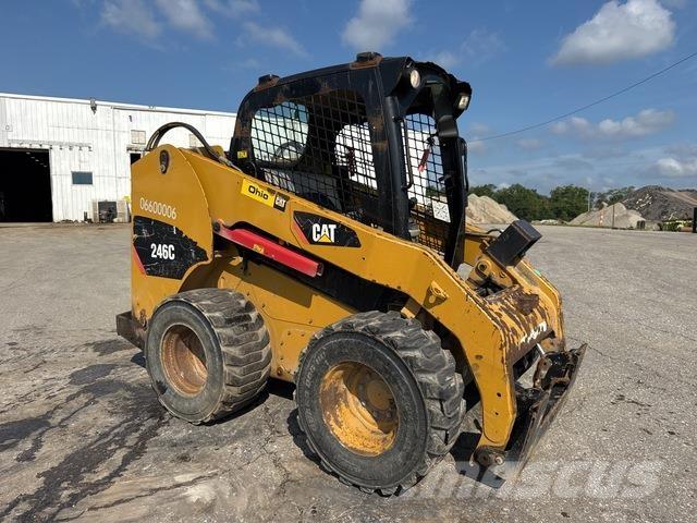 CAT 246C Ładowarki burtowe
