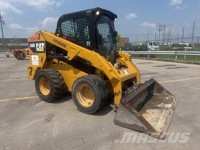 CAT 246D Ładowarki burtowe