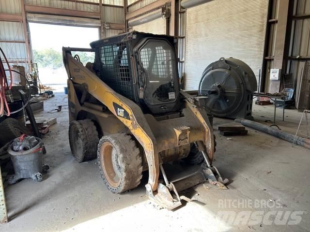CAT 252B Ładowarki burtowe