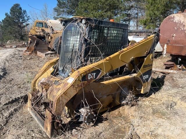 CAT 252B3 Ładowarki burtowe