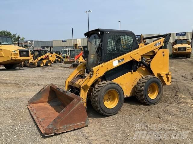 CAT 272D3 Ładowarki burtowe