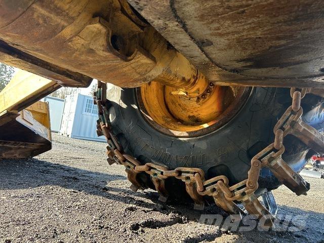 CAT 525C Skidery