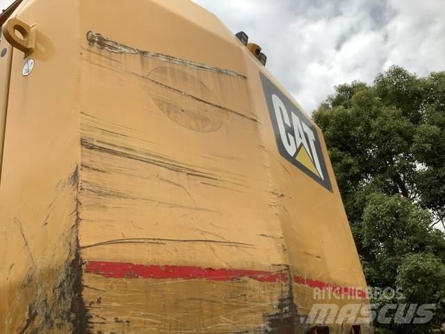 CAT 6015B Koparki gąsienicowe