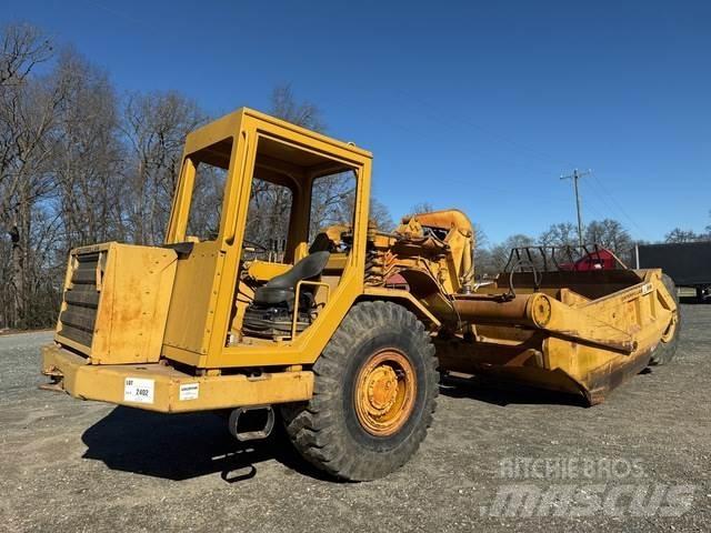 CAT 613B Skrobaki