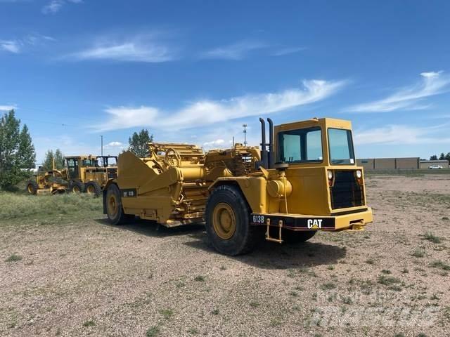 CAT 613B Skrobaki