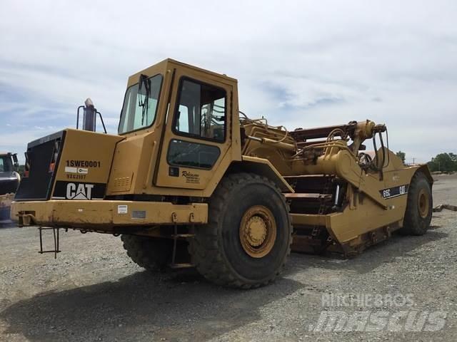 CAT 615C Skrobaki