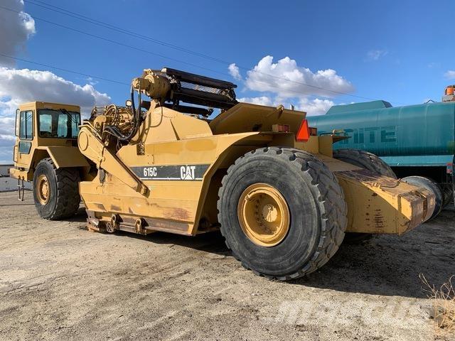 CAT 615C Skrobaki