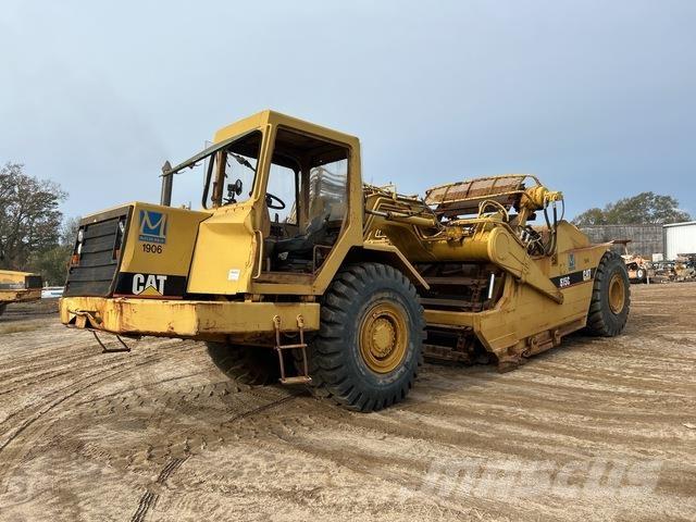 CAT 615C Skrobaki