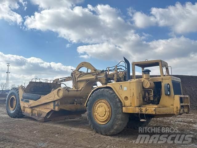 CAT 621 Skrobaki