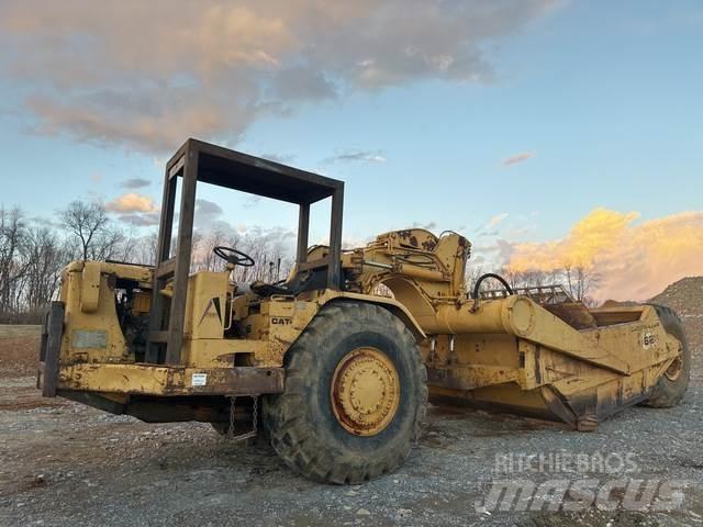 CAT 621 Skrobaki