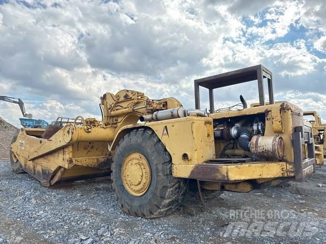 CAT 621 Skrobaki