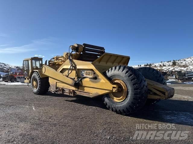 CAT 621 Skrobaki