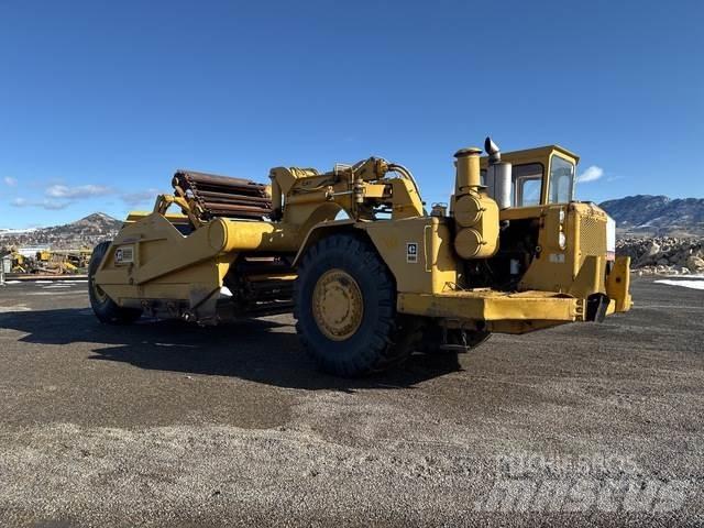CAT 621 Skrobaki