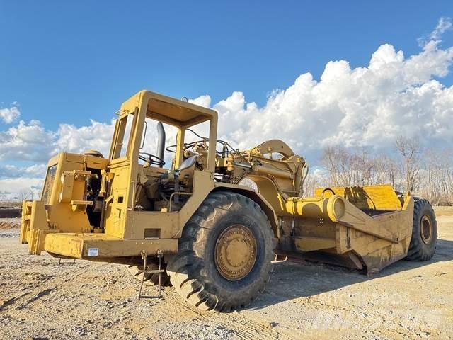 CAT 621B Skrobaki