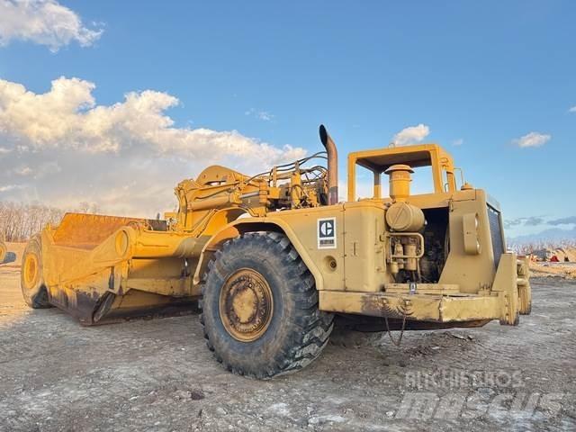 CAT 621B Skrobaki