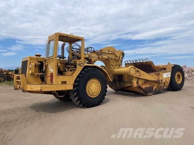CAT 621B Skrobaki
