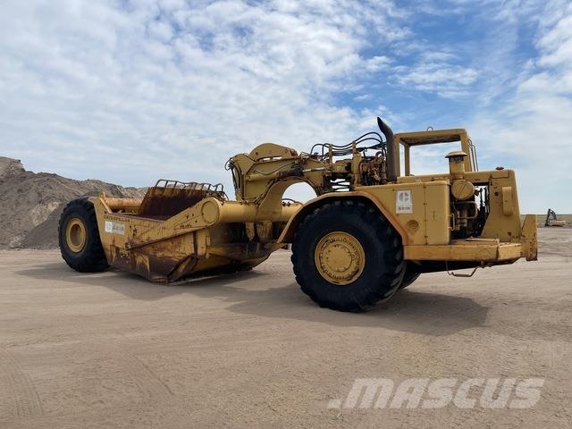 CAT 621B Skrobaki