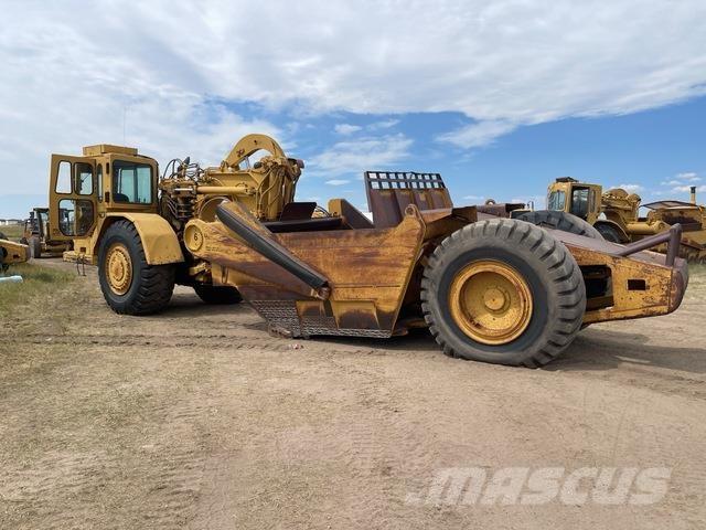CAT 621B Skrobaki