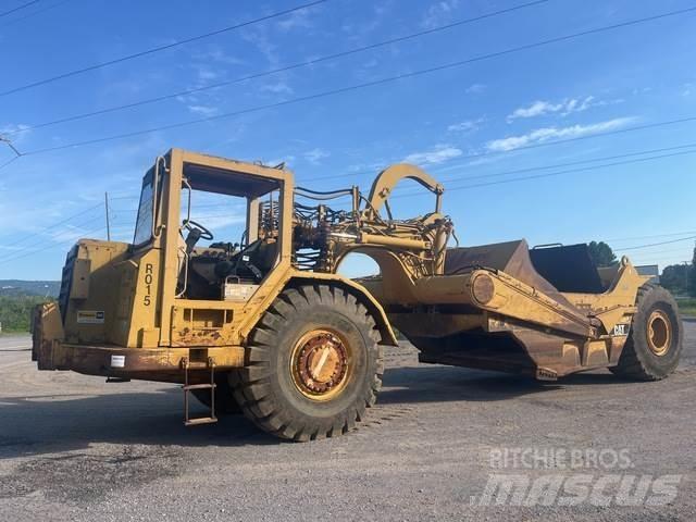 CAT 621F Skrobaki