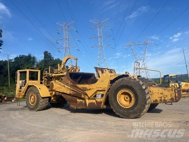 CAT 621F Skrobaki