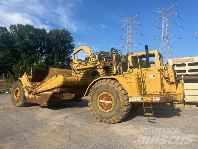 CAT 621F Skrobaki