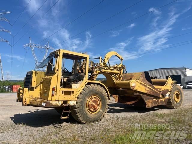 CAT 621F Skrobaki