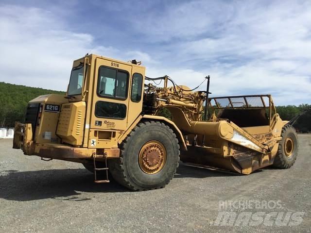CAT 621G Skrobaki