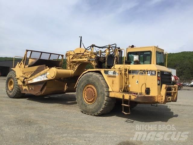 CAT 621G Skrobaki