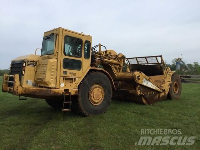 CAT 621G Skrobaki