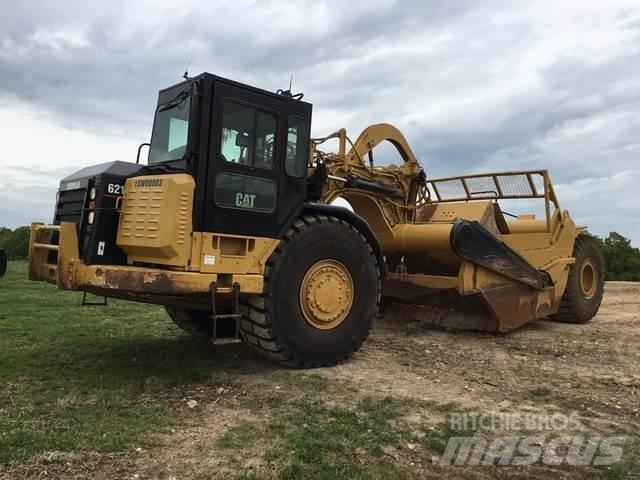 CAT 621G Skrobaki