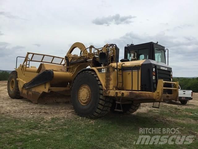 CAT 621G Skrobaki