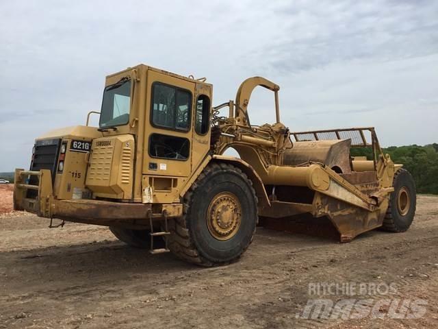 CAT 621G Skrobaki