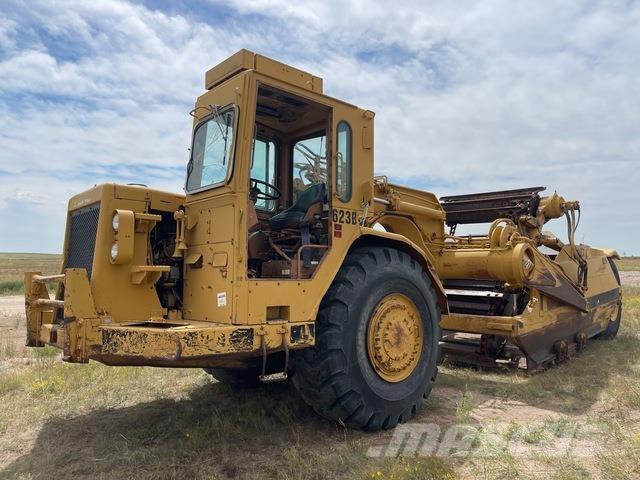 CAT 623B Skrobaki
